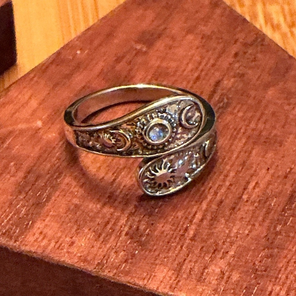 Spoon Ring, adjustable, with moon/star pattern, Brand New!